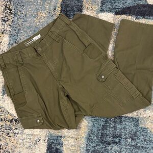 Men’s carhartt relaxed fit olive green cargo pants